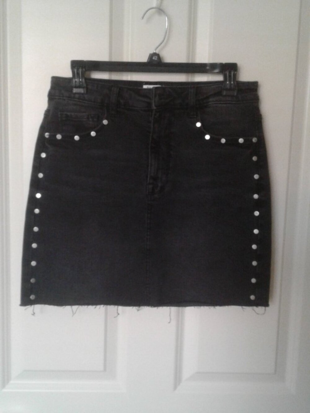 Kensie black jean skirt with silver studs